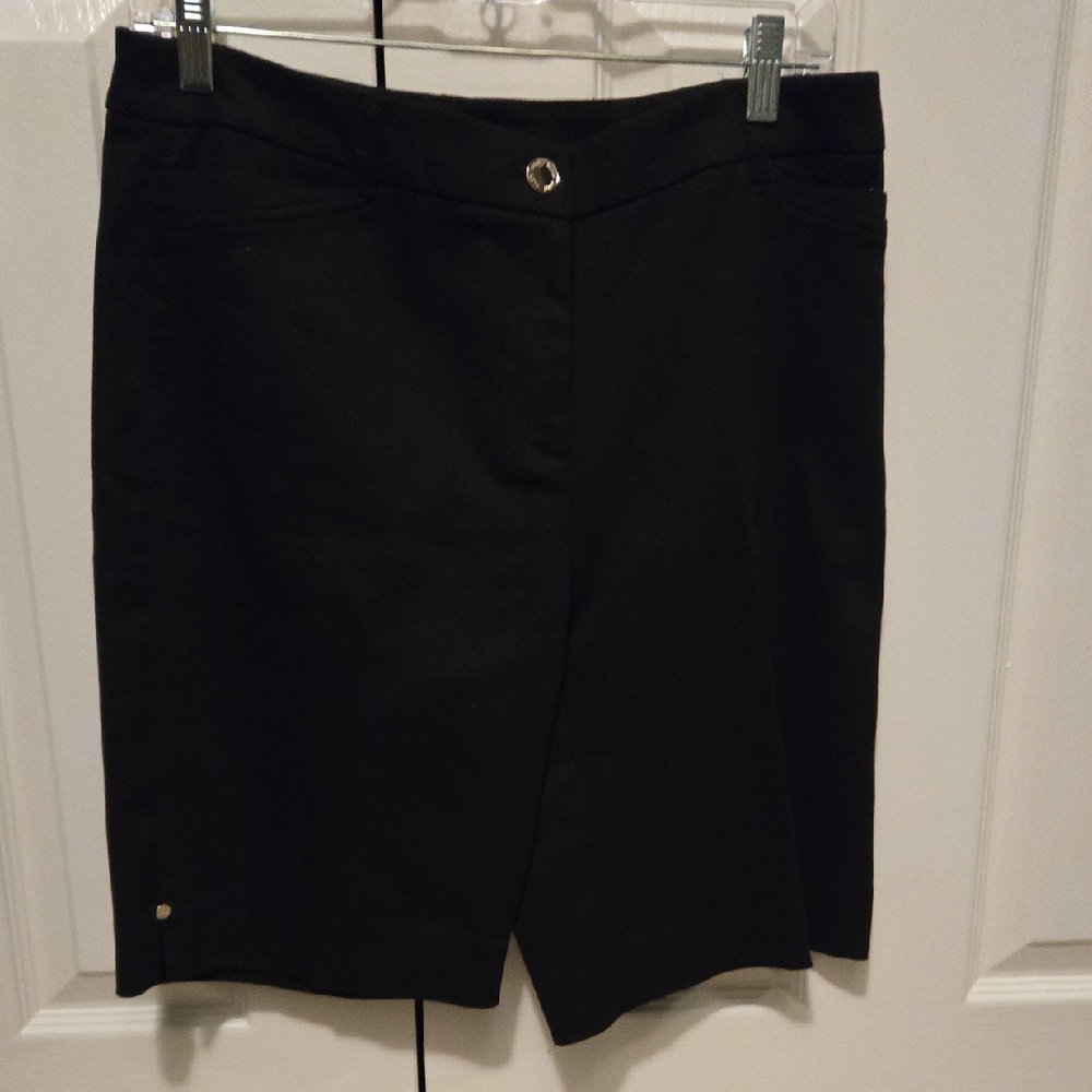 Anne Klein Black Shorts Size 6